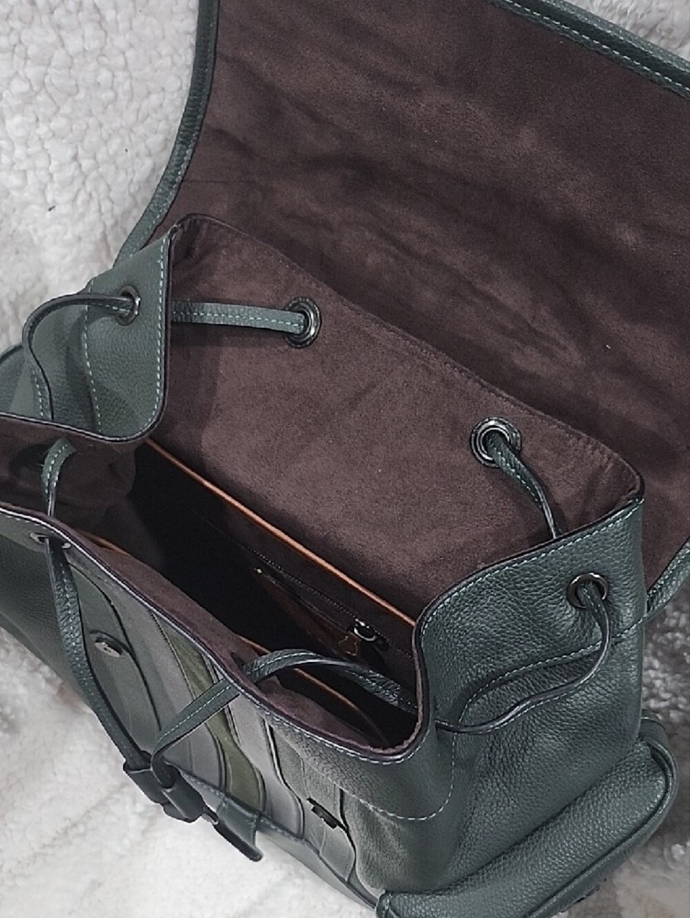 Coach Men’s Forest Green Leather Backpack with Stripe Detail - Picture 3 of 4